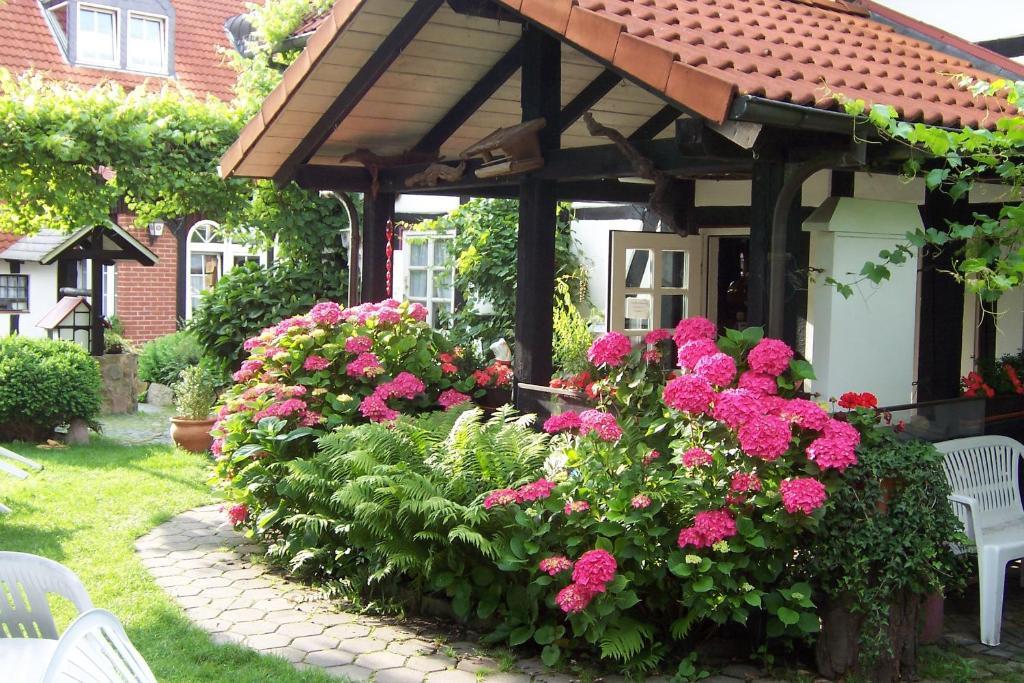 Hotel Cafe Am Stift Хессиш-Ольдендорф Экстерьер фото